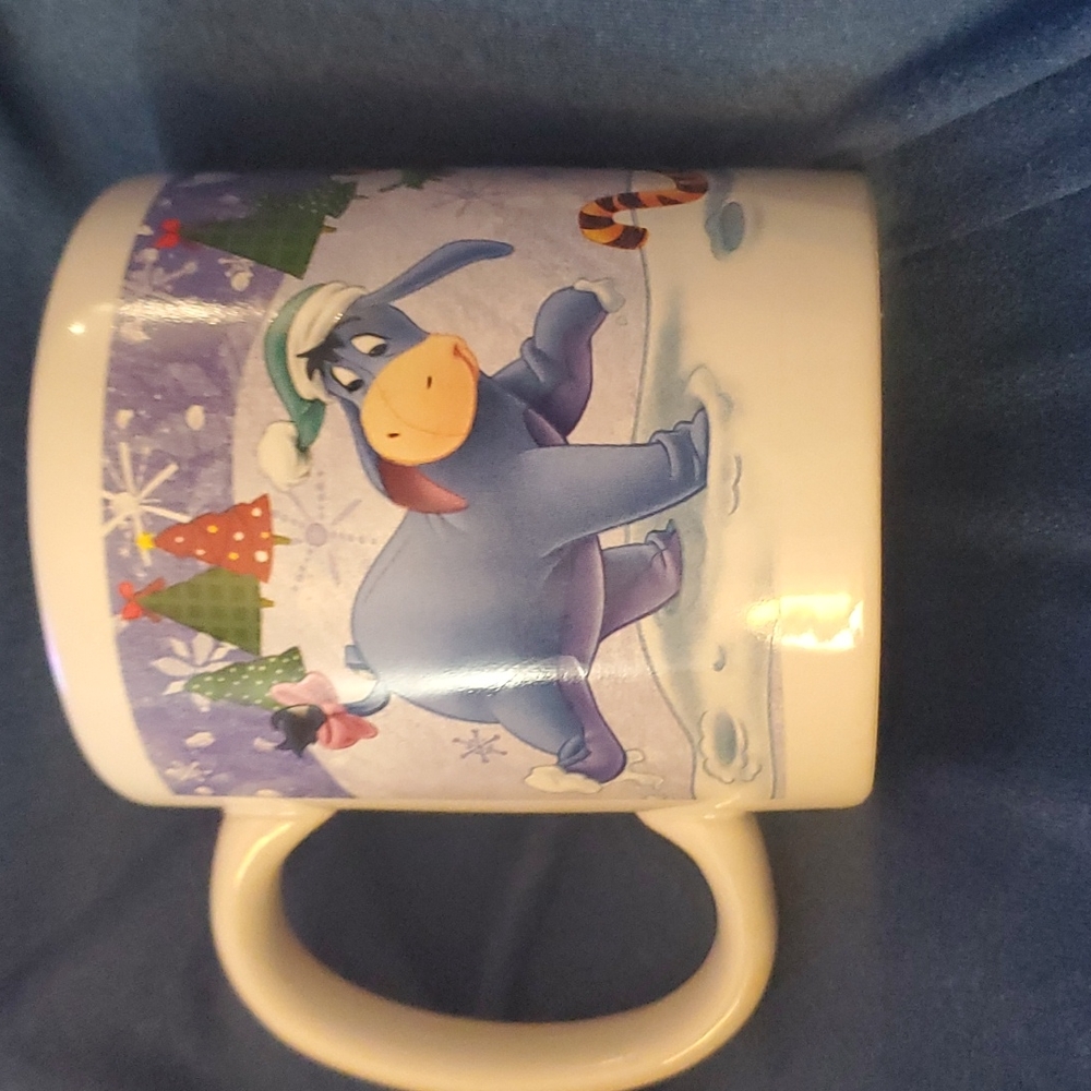 Disney Winnie the Pooh snow footprints mug #4325 rare - Picture 3 of 5